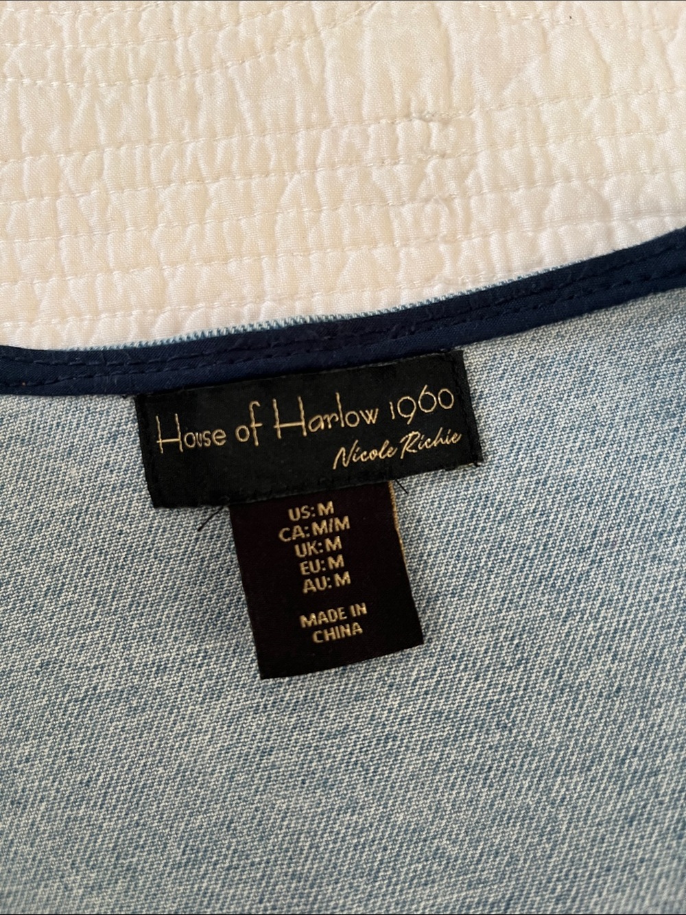 NEW HOUSE OF HARLOW LIGHT DENIM CROP VEST WITH GOLDEN BUTTONS TO ADD ELEGANCE!🎁 - Picture 6 of 10